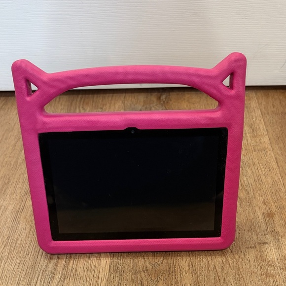 Amazon Fire Kids Tablet with Pink Protective Case 8” 10th generation - Picture 4 of 7